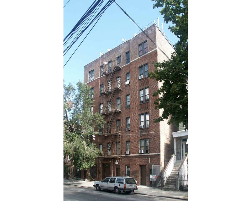 1376 - 1378 Teller, ¡alejado - 1376-1378 Teller Ave