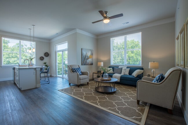 Sala de estar y cocina - The Elle on Lockwood