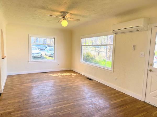 Foto del edificio - 290 S Mountain Ave