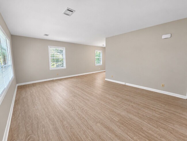 Building Photo - 1304 Brockton Dr