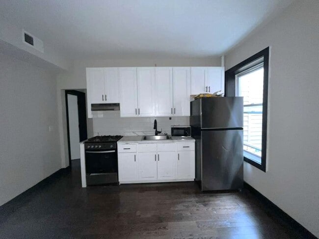 Building Photo - 104 Belmont Ave