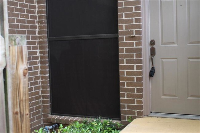 Foto del edificio - 13734 Hollowgreen Dr