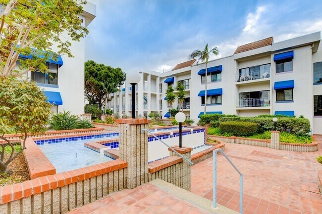 Foto del edificio - Best Priced 2 Bedroom Condo in the Heart o...
