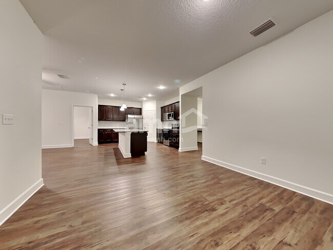 Foto del edificio - 945 Tan Tara Trl