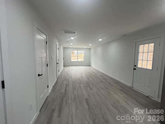 Foto del edificio - 2287 9th Ave Dr NE