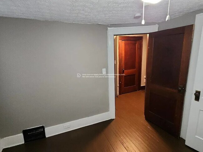 Building Photo - 659 East Ave