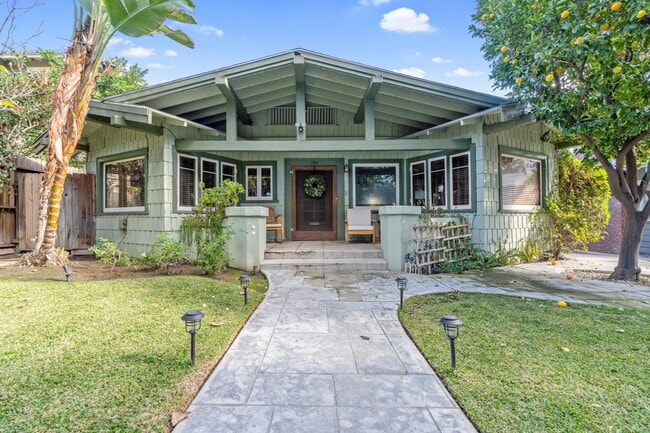 Building Photo - 1550 N Sierra Bonita Ave