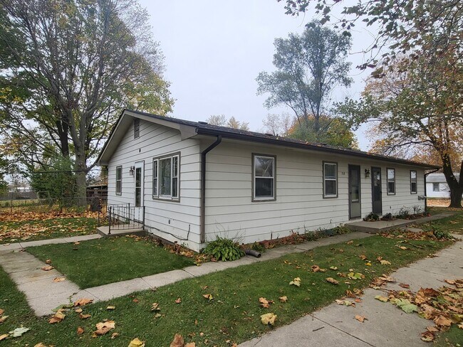 Building Photo - 709 Evans Ave