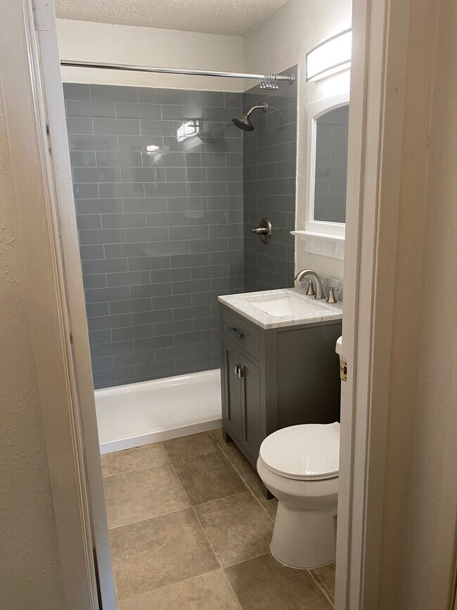 Building Photo - 618 reppert street