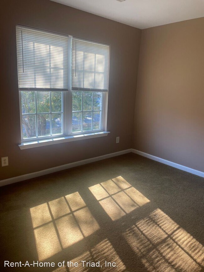 Building Photo - 4 br, 2 bath House - 3905 Schisler Dr