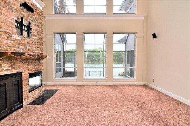Building Photo - 319 Lake Bend Dr