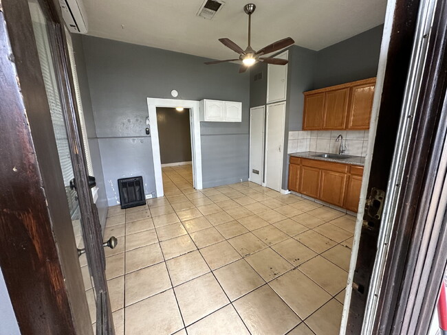 Building Photo - Charming 1 Bedroom, 1 Bathroom Home!