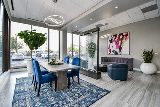 Building Photo - 5150 Hidalgo St