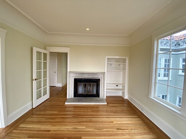 Building Photo - 1BR/1BA Penthouse Level Pacific Heights St...