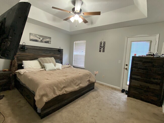 Foto del edificio - 122 Bluff View Dr