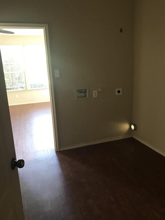 Building Photo - 1605 Cambridge Dr