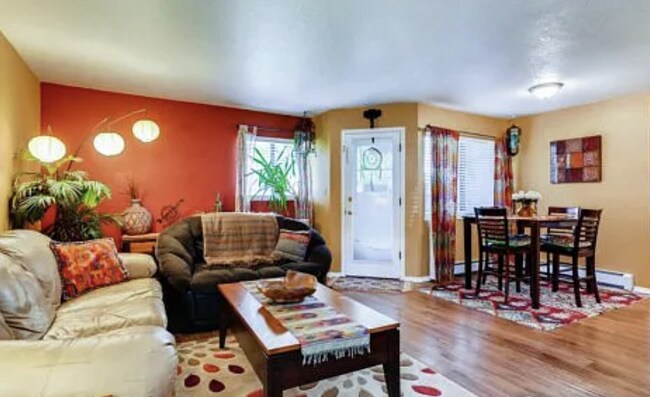 Foto del edificio - Beautiful 2 Bed 2 Bath in the heart of Bou...