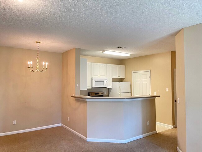 Foto del edificio - 100 Kensington Blvd