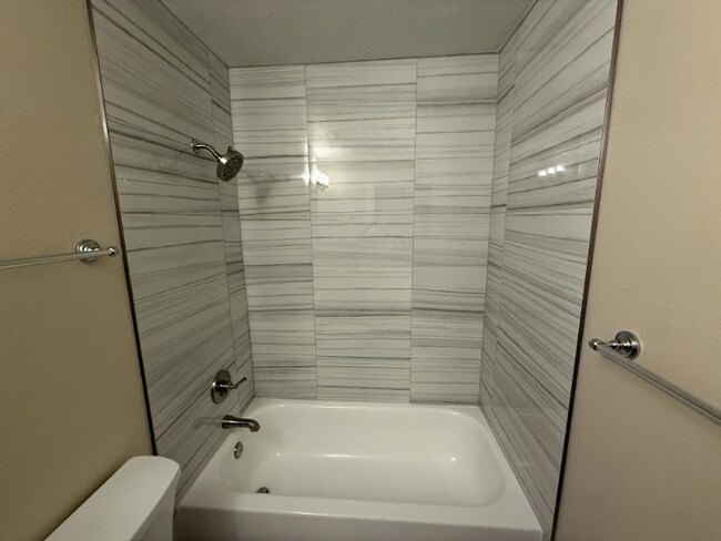 Building Photo - 1129 Darby St