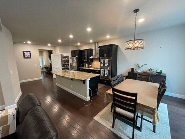 Foto del edificio - Beautiful Modern 4 bed house in Bothell!!