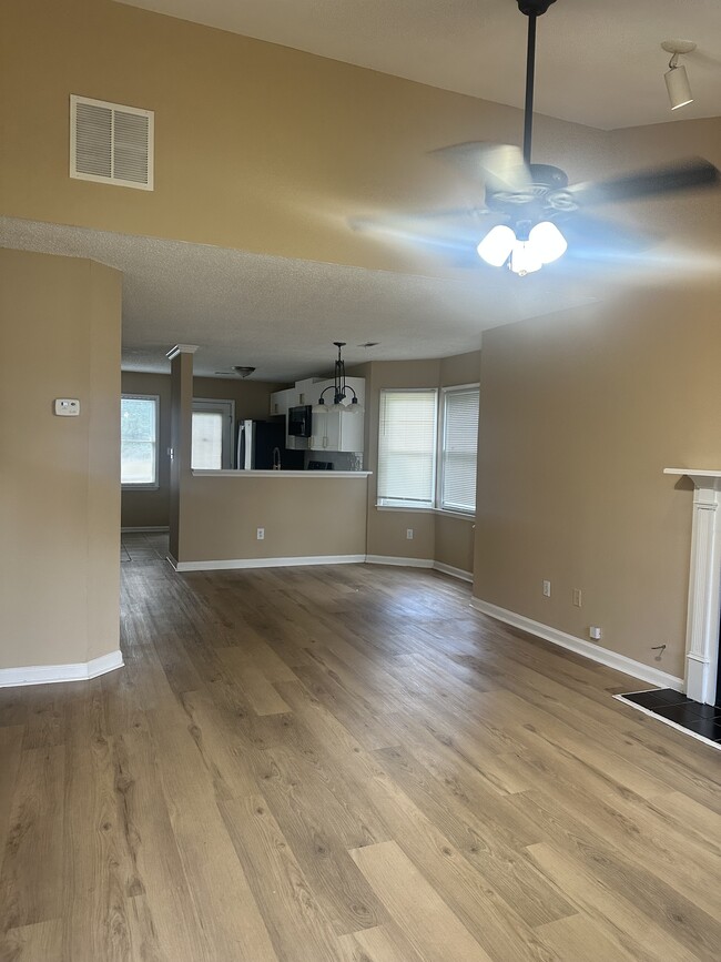 Building Photo - 8034 S Bay Ct