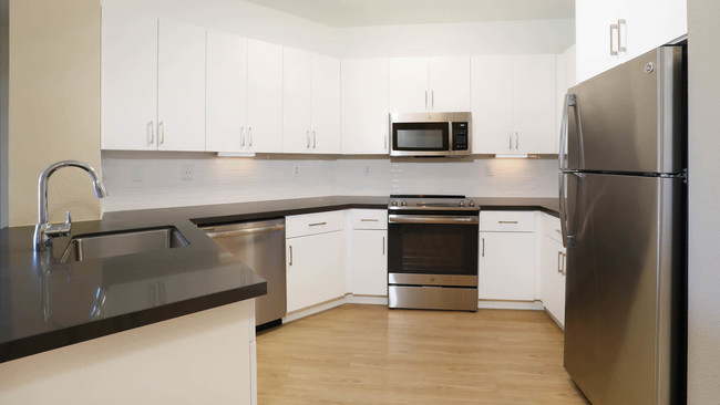 Kitchen with Stainless Steel Appliances - City Pointe