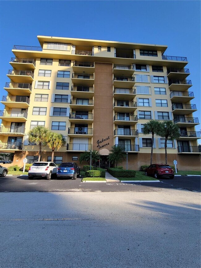 Building Photo - 801 N Ocean Blvd