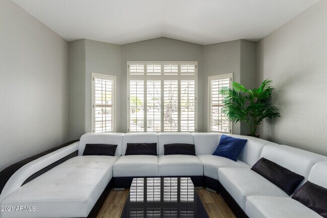 Foto del edificio - 24328 N 74th Pl