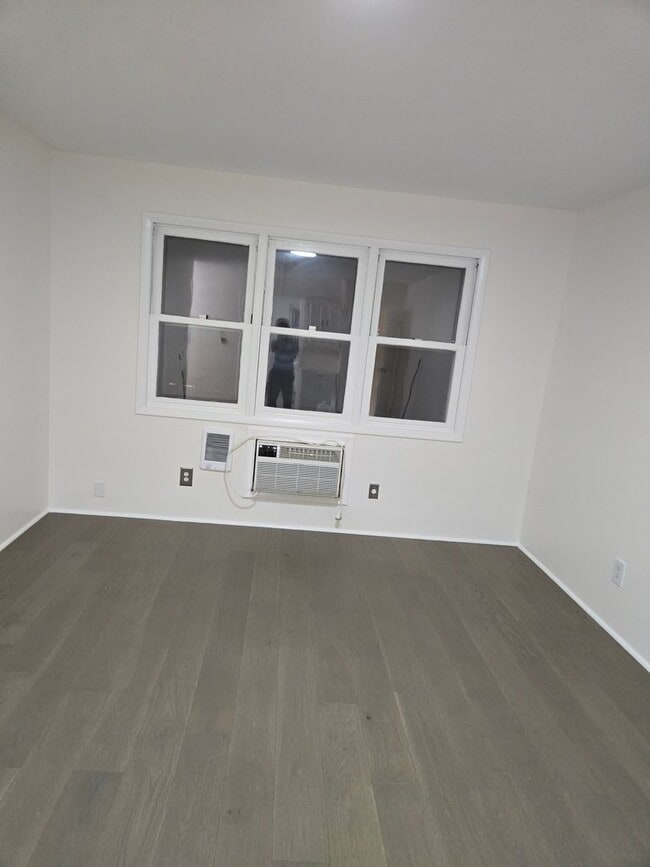 Foto del edificio - 77 Juniper Rd