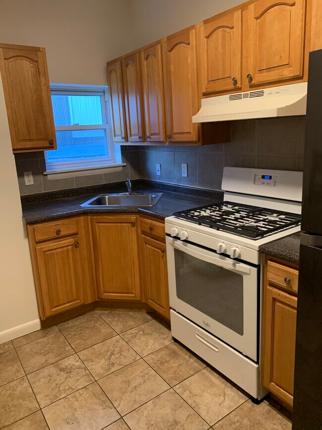 Kitchen - 3531 W Allegheny Ave