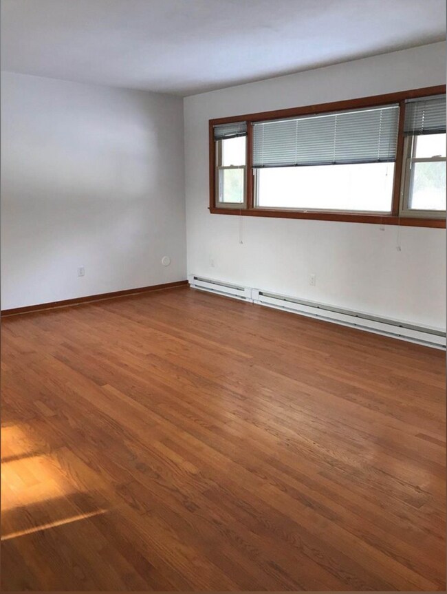 Building Photo - 181 Ellis Hollow Creek Rd