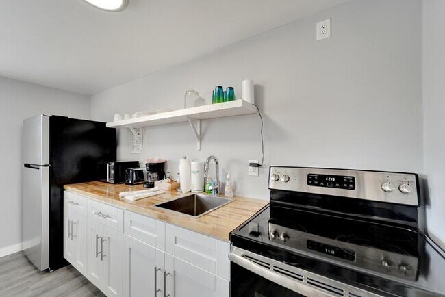 Building Photo - 8818 Rocky Creek Dr