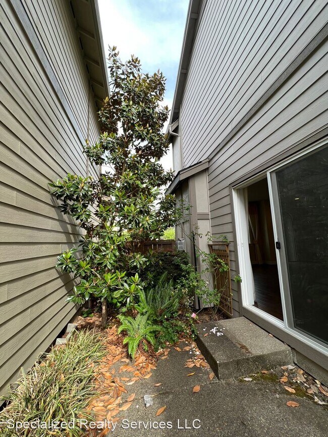 Building Photo - 4 br, 3 bath House - 417 SW Aldea Terrace