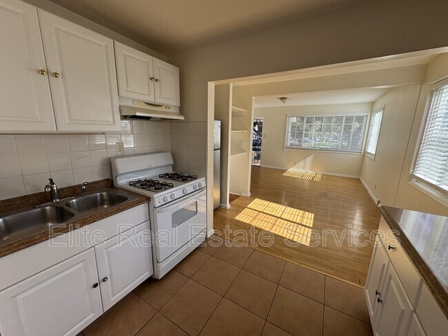 Foto del edificio - 2348 Morley St