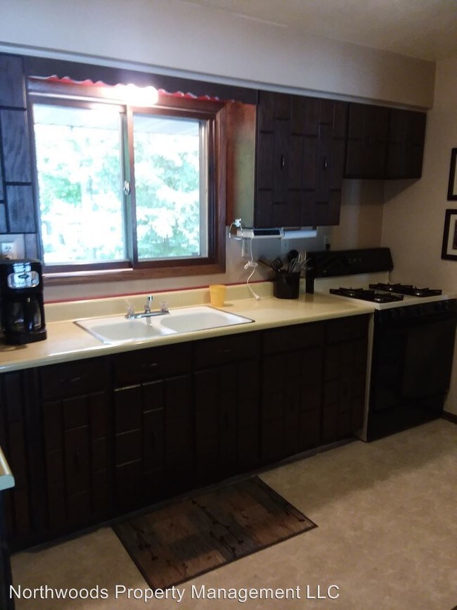 Foto del edificio - 8538 Huber Ln