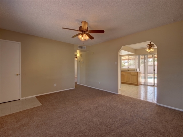 Building Photo - 651 E Glade Ave