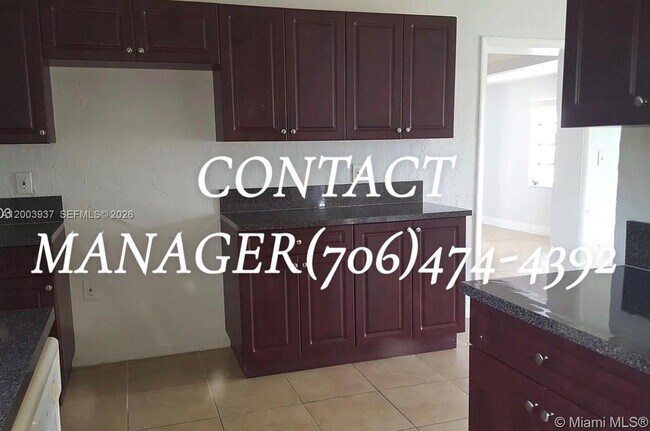 Building Photo - 9940 Dominican Dr