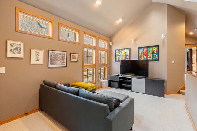 Foto del edificio - 2537 NW Upshur St