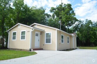 Building Photo - 8238 Dekle Ave