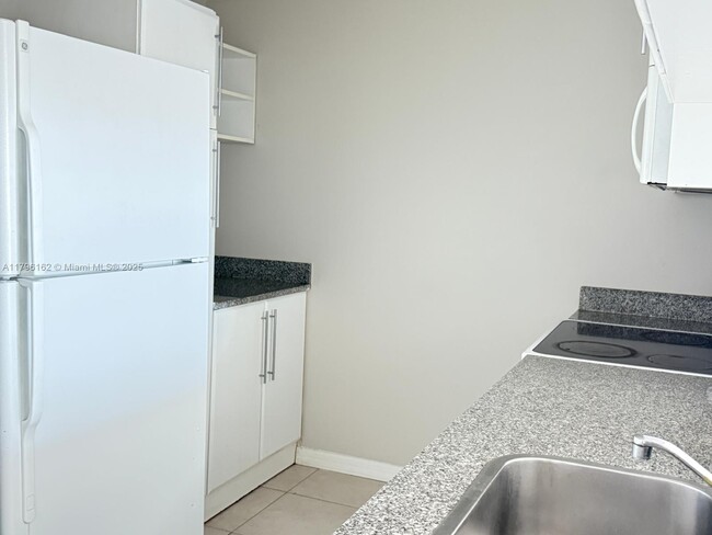 Foto del edificio - 275 NE 18th St