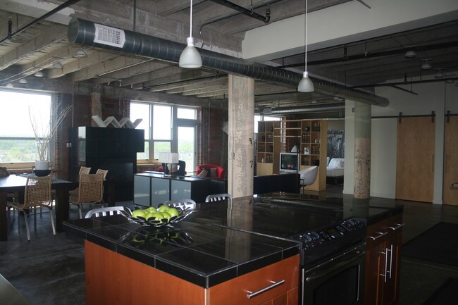 112 11th St Unit 602 Des Moines Ia 50309 Condo For In View From Kitchen To Fireplace And Bedroom 112 11th St