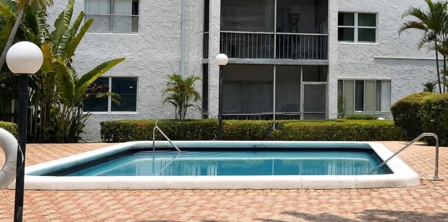 Building Photo - 3360 Spanish Moss Terrace