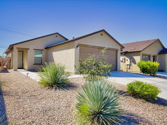 Foto del edificio - Elegant 3-Bedroom Retreat with Solar Panels & Smart Home Features!