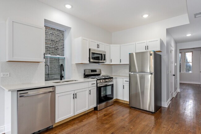 Building Photo - 4440 S Campbell Ave