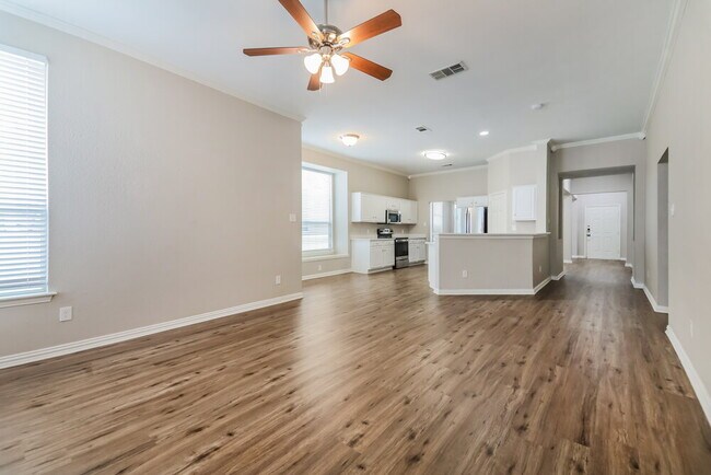 Building Photo - 1042 Devonshire Dr