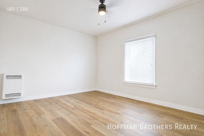 Building Photo - 516 N Harvard Blvd