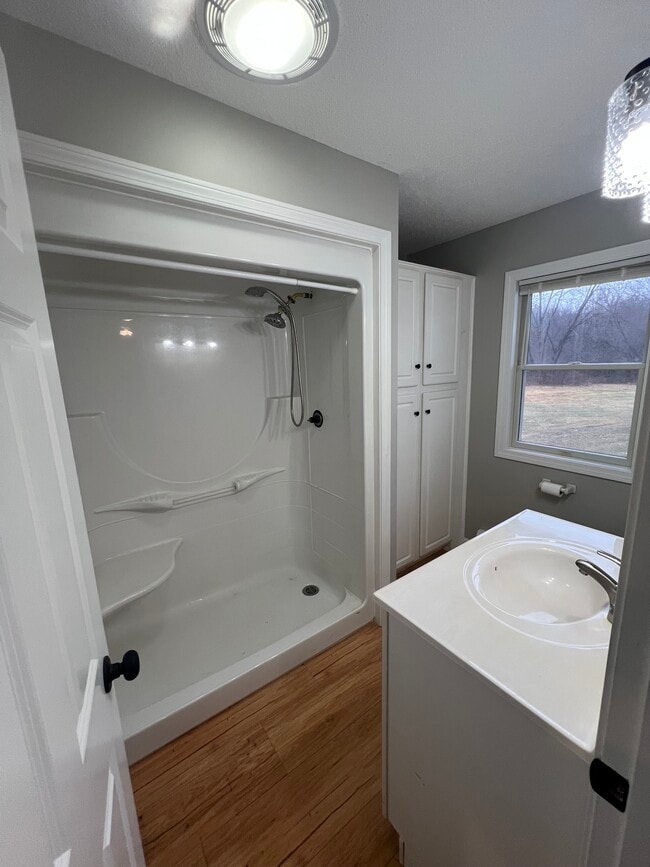 Building Photo - 764 Thrall Ave