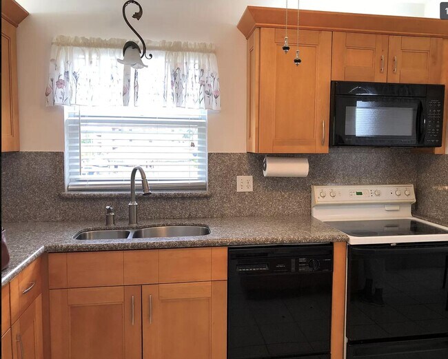 Foto del edificio - 6770 Royal Palm Blvd