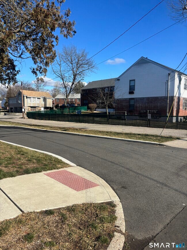 Foto del edificio - 163 Louisiana Ave