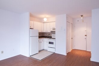 Building Photo - 1595 Rue Rachel E
